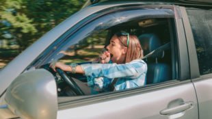 Tired young woman - Ways to prevent fatigue - Copyright: David Pereiras Villagrá